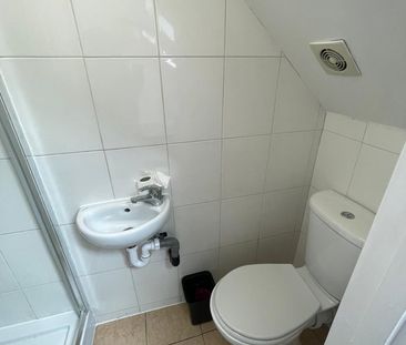 Studio Flat, Leeside Crescent, NW11 - Photo 5