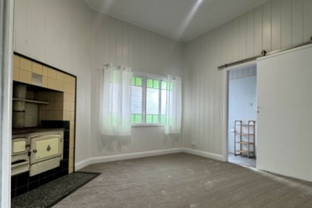 157 Russell Street, Newtown - Photo 2