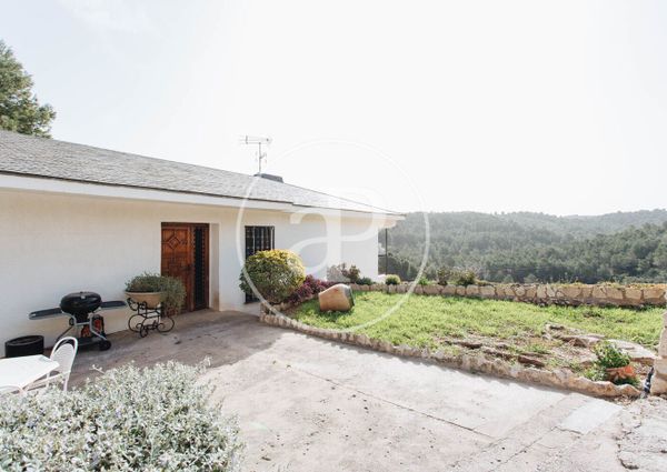 Villa with wonderful views in Calicanto