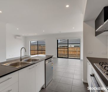 Spacious & Modern Family Living in the Heart of Diggers Rest - Photo 5