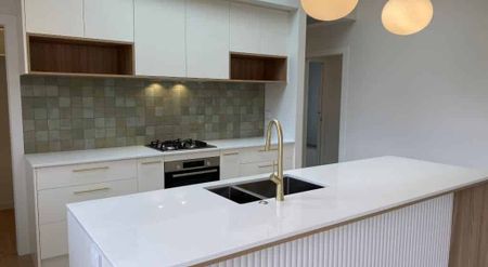 Beautifully designed Lake Hawea Rental - Photo 3