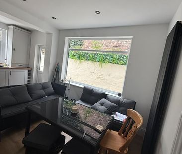 Room in a Shared House, Cramond Avenue, L18 - Photo 2