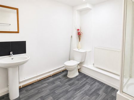 Flat C 364 High Street - Photo 4