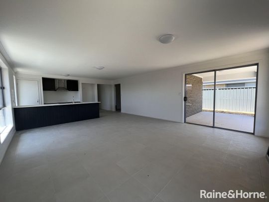 4 Bedroom Home Family Home! - Photo 1