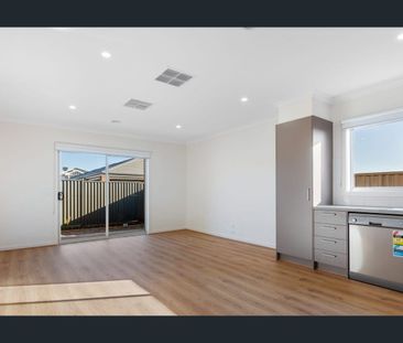 Stunning, low-maintenance family home! - Photo 3