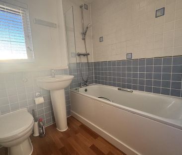 3 bedroom end of terrace house to rent - Photo 6