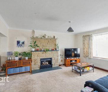 3 bedroom detached bungalow to rent - Photo 1