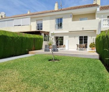 3 bedroom luxury Townhouse for rent in Nueva Andalucia, Andalusia - Photo 1