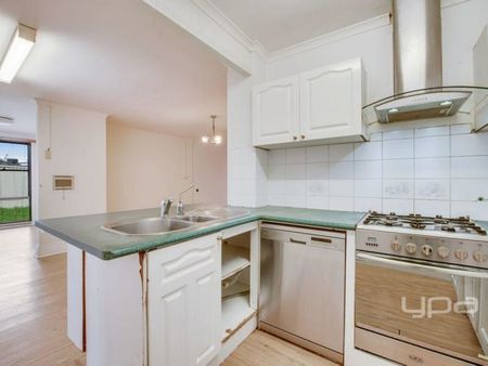 Affordable Family Living in Meadow Heights - Photo 2