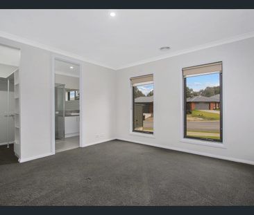 6 Eisenhauer Drive, Thurgoona, NSW 2640 - Photo 5