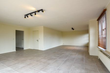 Ruim appartement (146 m²) met 2 slaapkamers in het centrum van Jabbeke - Photo 5