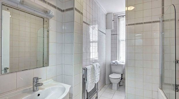 1 bedroom flat with 1 reception and 1 bathroom in London, W1J - Photo 1