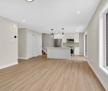 For Lease - 301 Glenroy Gilbert Drive Unit# 18, Barrhaven, Ontario - Photo 4