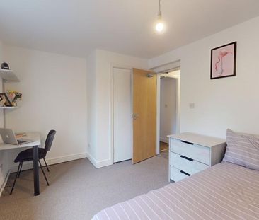 2 bedroom flat to rent - Photo 5