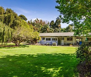 Handy to town - Photo 3