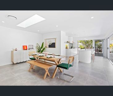 35 Nuthatch Street, Burleigh Waters, Qld 4220 - Photo 5