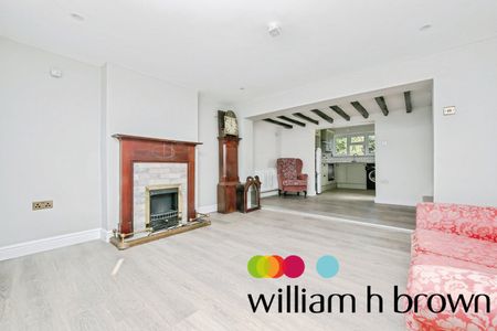 Bromley Road, Colchester - Photo 2