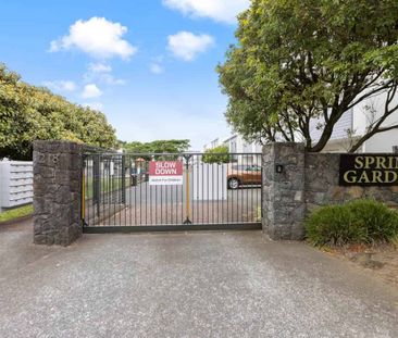 Ready, refreshed and Waiting. - Photo 3