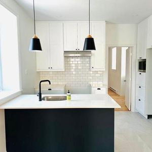 Loft avec chambre fermée à louer dans le Vieux-Lévis – Maison ancestrale complètement rénovée - Photo 2