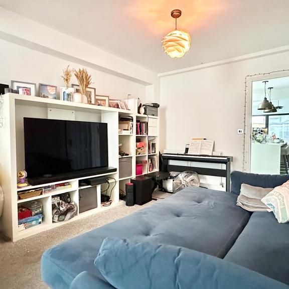 4 bedroom terraced house to rent - Photo 1