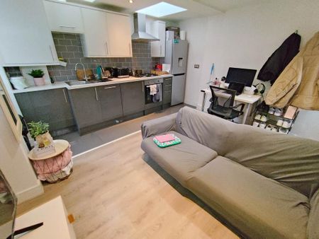 1 bedroom flat to rent - Photo 2