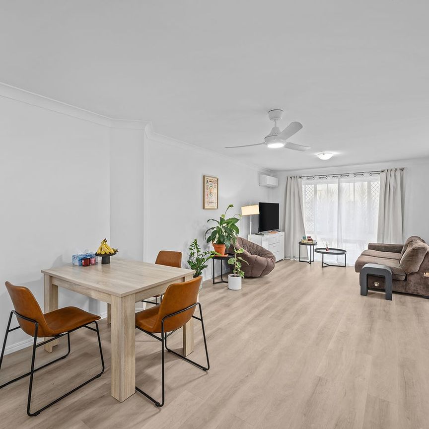 Private Coastal Townhouse – Modern Style, Prime Location - Photo 1