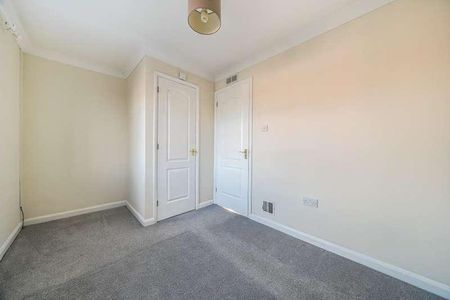 Coleridge Close, Twyford, RG10 - Photo 2