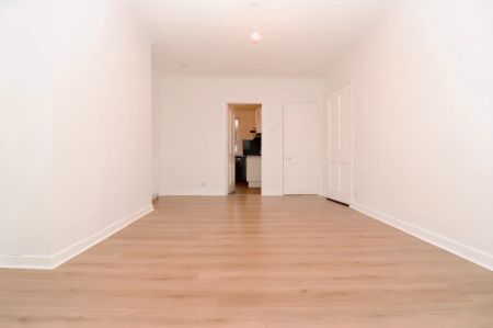 3Bedrooms, 1Bathrooms - Photo 5