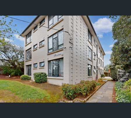 3/128 Park Street, Essendon, Vic 3040 - Photo 4