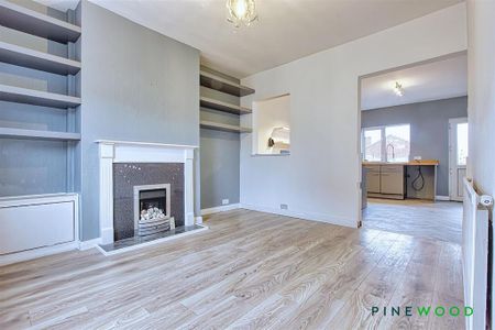 2 bedroom end of terrace house to rent - Photo 3