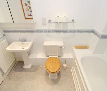 2 bedroom flat to rent - Photo 6