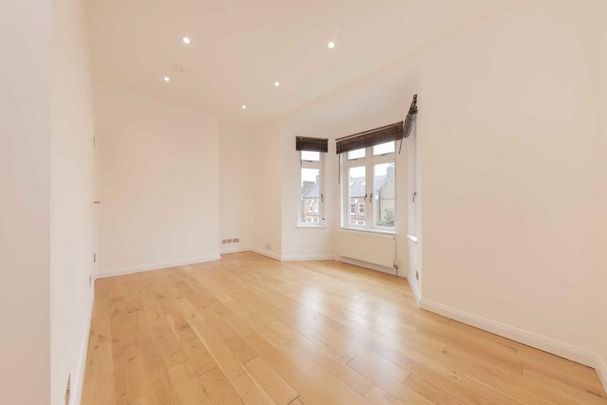 3 bedroom flat to rent - Photo 1