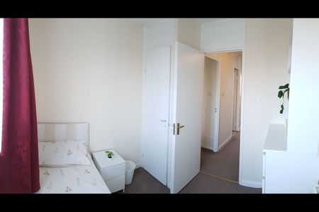 4 Bed End Terrace, Hazel Grove, SE26 - Photo 3