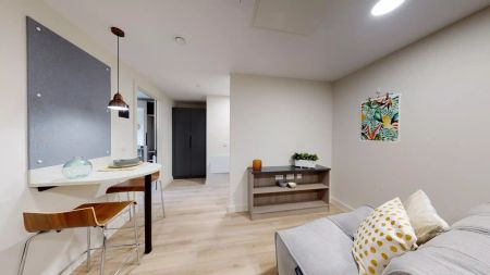 Two Bed Apartment - Photo 4