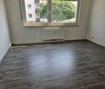 Frisch renovierte Erdgeschosswohnung mit ca. 69 m² Wohnfläche, 3 Zi... - Photo 5