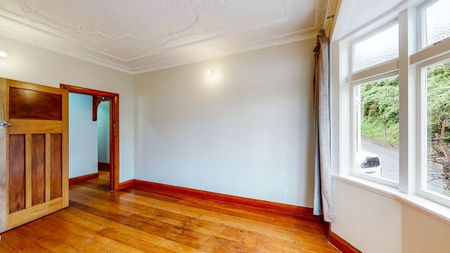 CENTRALLY LOCATED 4 BEDROOM HOME - Photo 5