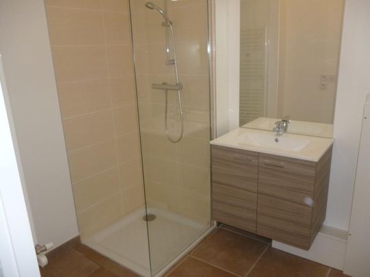 Location Appartement 2 pièces 43m² VALLEIRY 74520 - Photo 1