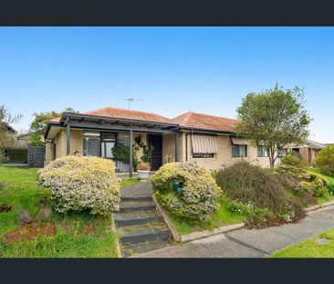 24 Gattinara Drive, Frankston, Vic 3199 - Photo 5