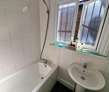 House share to rent - Photo 3