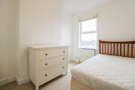 3 bedroom terraced house to rent - Photo 4