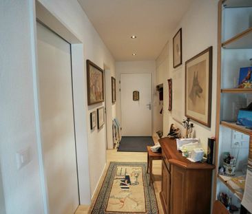 Moderne 2.5-Zi. Attikawohnung mit sonniger Dachterrasse - Photo 1