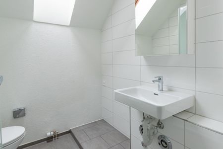 Moderne 2 1/2 Zimmer-Maisonette-Wohnung im Herzen von Binningen zu vermieten - Foto 3