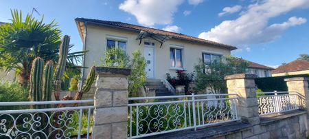 Village proche SENLIS : pavillon sur sous-sol avec jardin - Photo 2