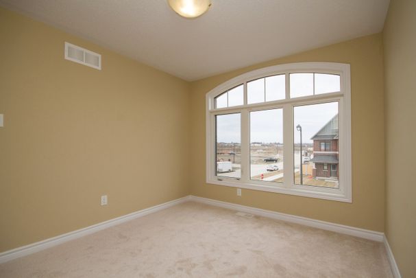 For Lease - 464 Brettonwood Ridge, Kanata, Ontario - Photo 1