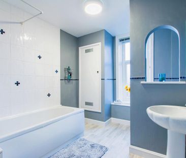 2 bedroom end of terrace house to rent - Photo 6