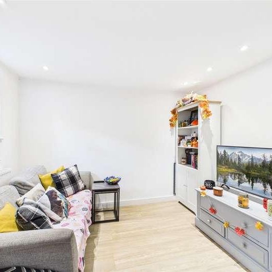 Ray Park Avenue, Maidenhead, Berkshire, SL6 - Photo 1