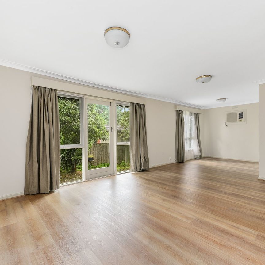 Charming Classic in Quiet Court – Ready to Move In! - Photo 1