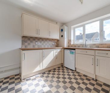 4 bedroom end of terrace house to rent - Photo 3