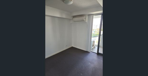 Two bed-room apartment walk to chermside shopping centre - Photo 1