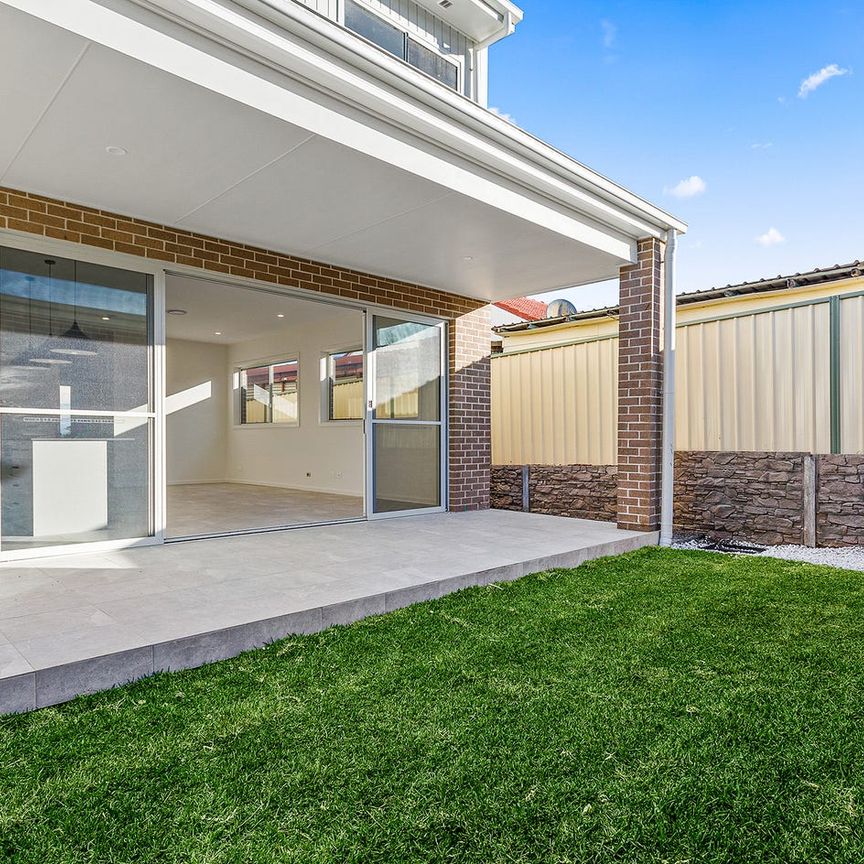 Modern Four Bedroom Terrace - Photo 1